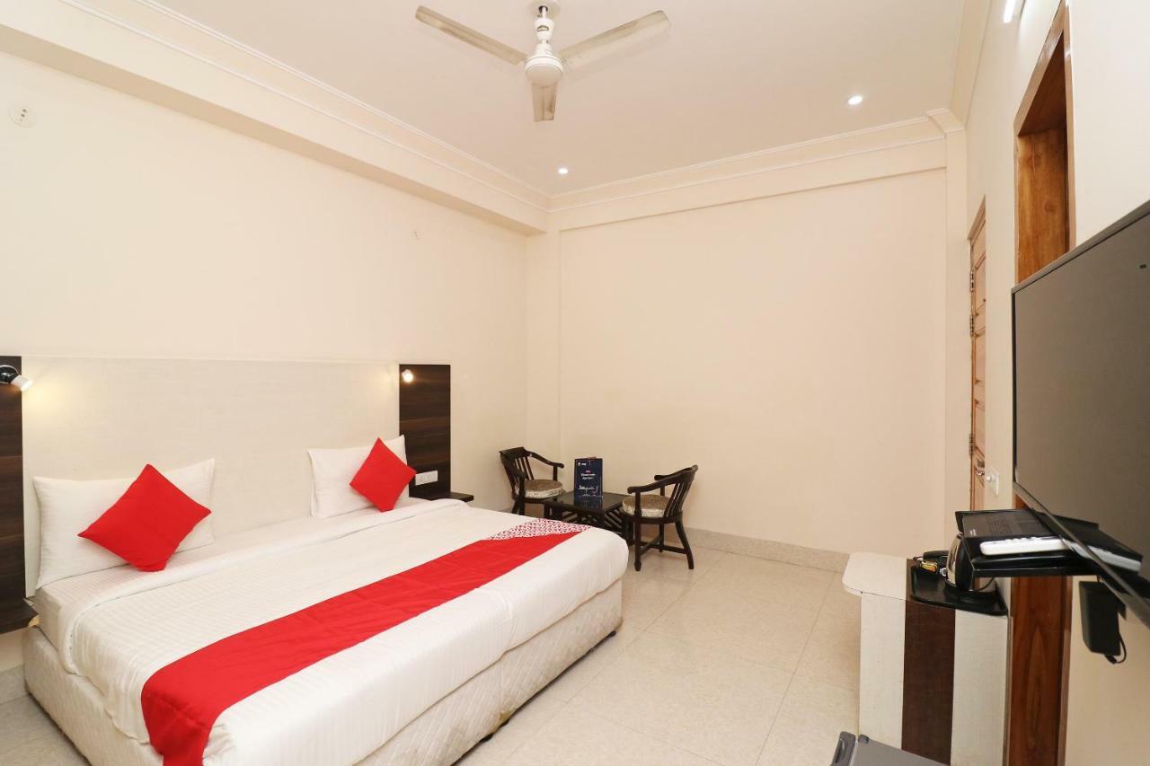 لاكناو Oyo 33387 Laxmi Lawn And Resort Suite المظهر الخارجي الصورة