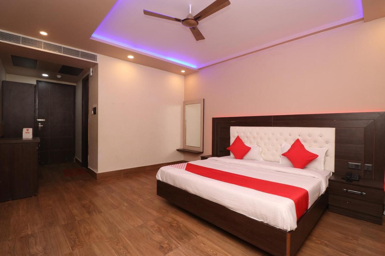 لاكناو Oyo 33387 Laxmi Lawn And Resort Suite المظهر الخارجي الصورة