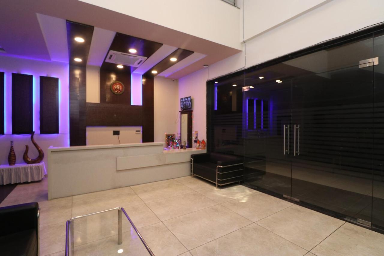 لاكناو Oyo 33387 Laxmi Lawn And Resort Suite المظهر الخارجي الصورة