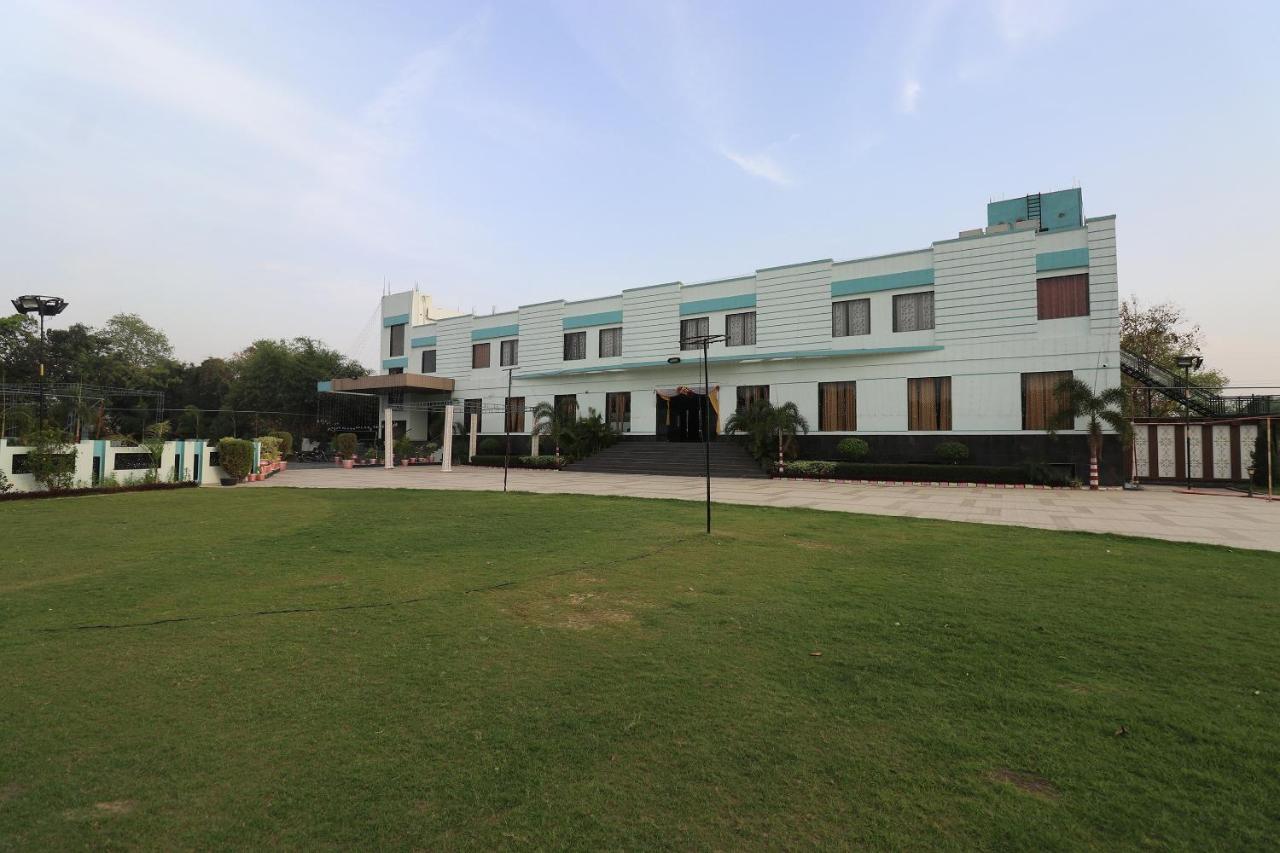 لاكناو Oyo 33387 Laxmi Lawn And Resort Suite المظهر الخارجي الصورة