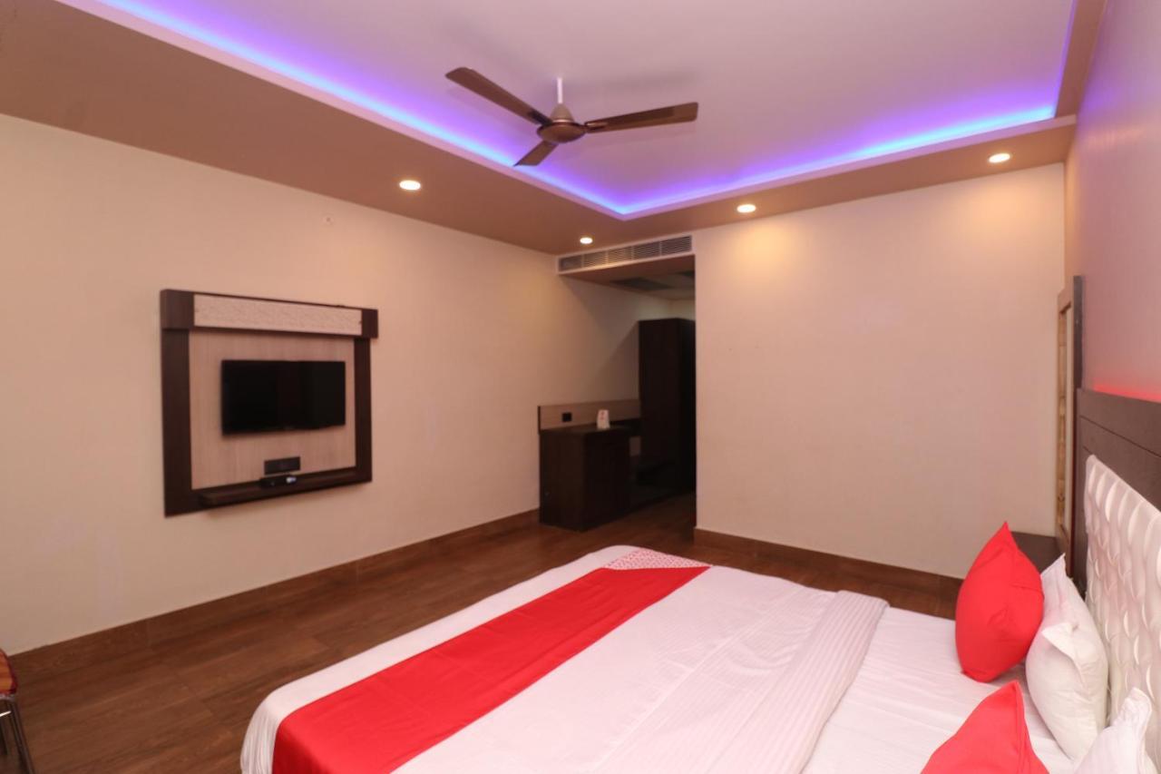 لاكناو Oyo 33387 Laxmi Lawn And Resort Suite المظهر الخارجي الصورة