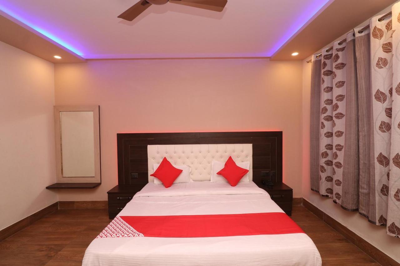 لاكناو Oyo 33387 Laxmi Lawn And Resort Suite المظهر الخارجي الصورة